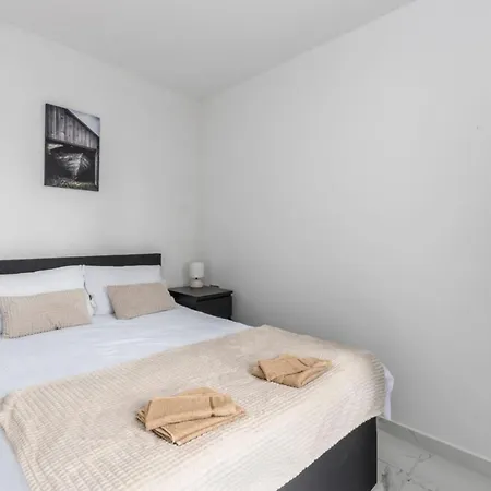 Bregha - One Bedrom With Terrace Appartamento